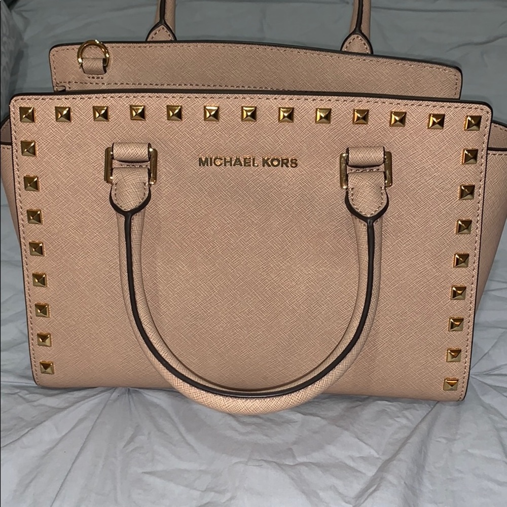 SOLD.... on Mercari Michael kors Selma bag